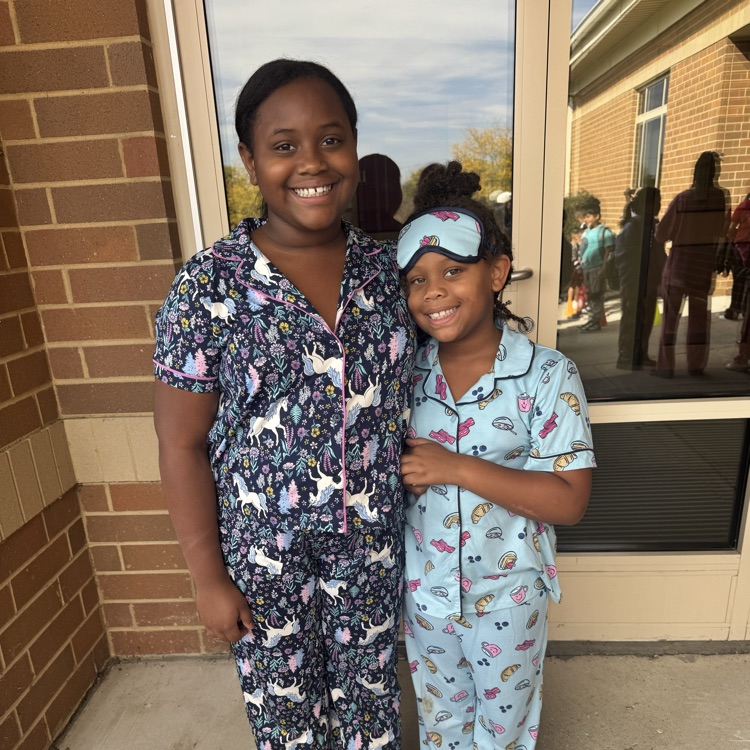 HH spirit week pajama day sisters