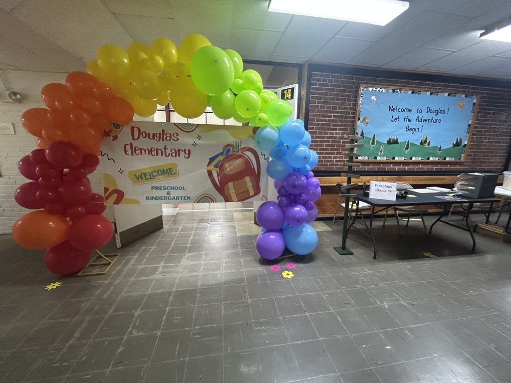 Balloon arch at Douglas Elementary to welcome students back to school!