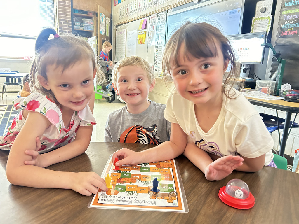 Students in Mrs. Grieff's first grade class working on phonics skills.