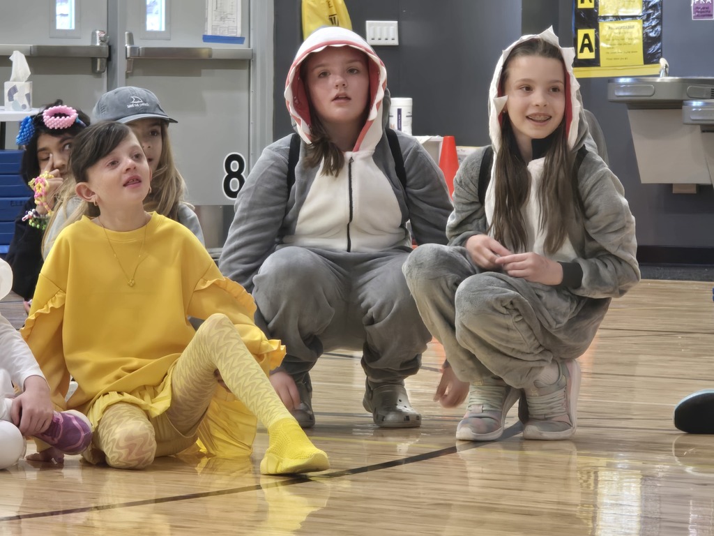 ES Drama Club performs Finding Nemo