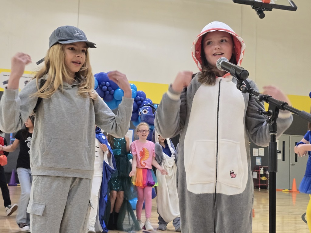 ES Drama Club performs Finding Nemo