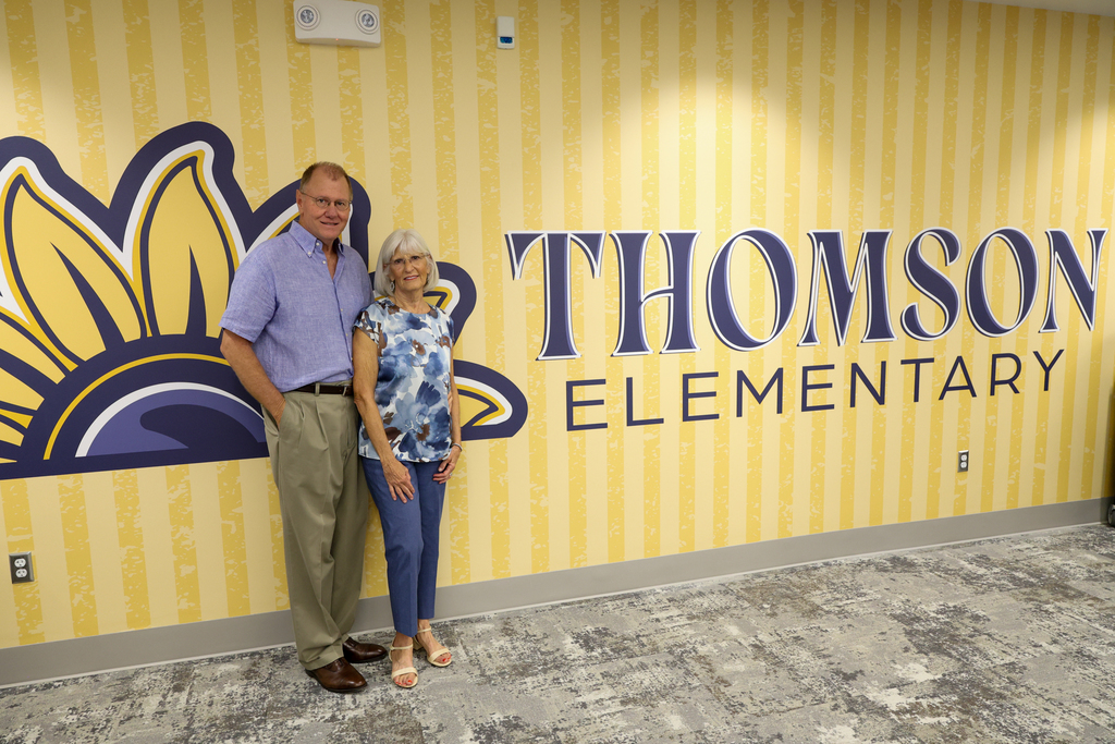 Jana Thomson tours Thomson Elementary
