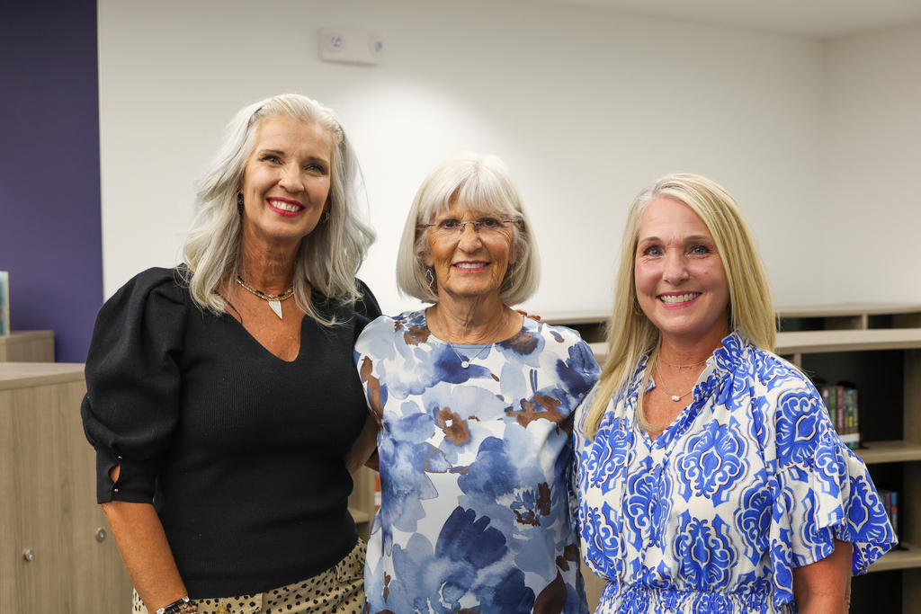 Jana Thomson tours Thomson Elementary