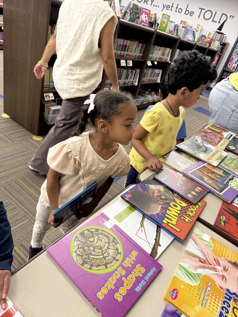 Kindergarteners in the library.
