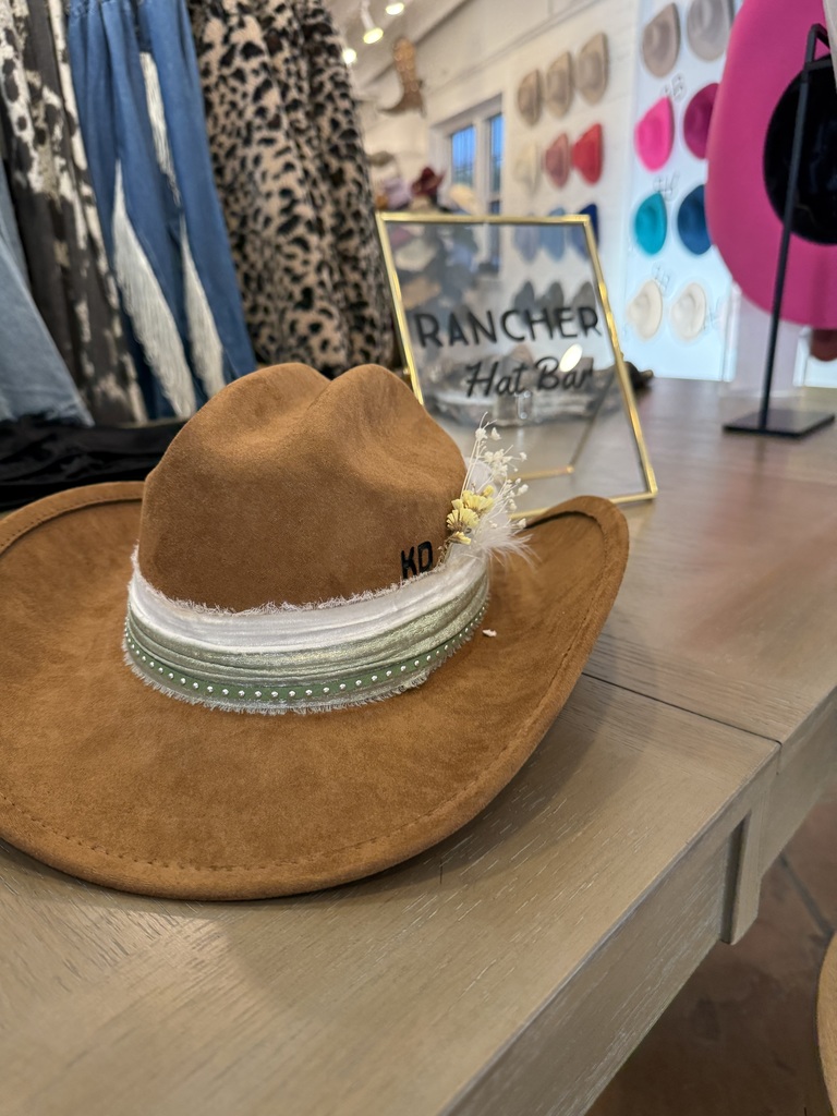 You can't go to Dallas without making a cowboy hat!!! Students loved creating their own hats at the Rancher Hat Bar in Dallas, Tx