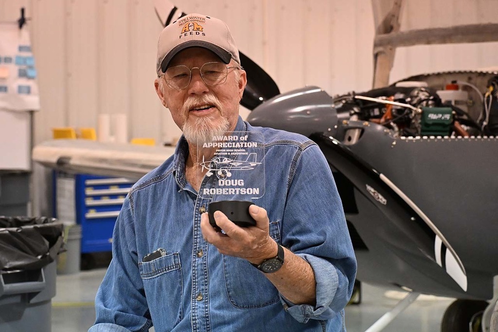 robertson hold mentor plaque