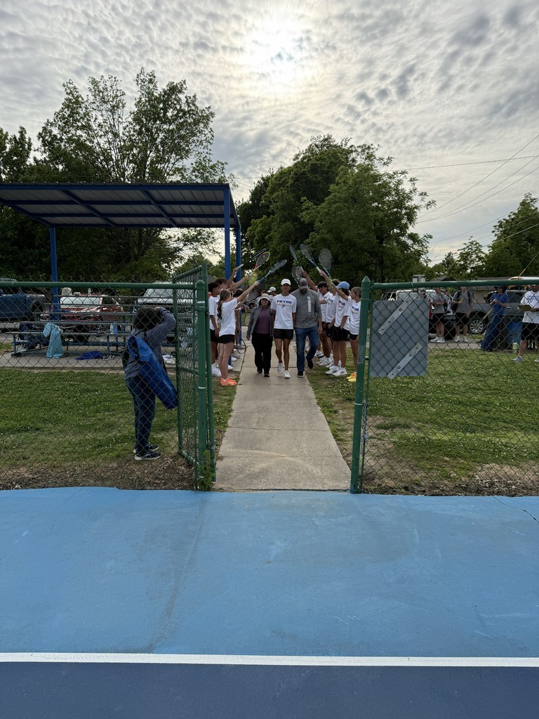 senior tennis racket guantlet
