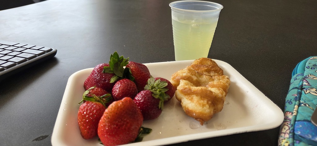 Strawberries & croissants 