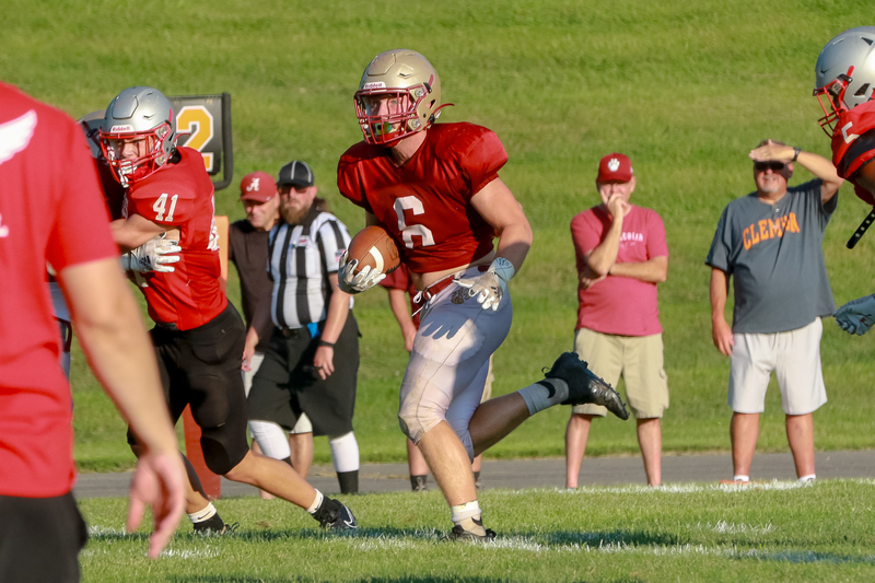 Running back Tyler Underwood