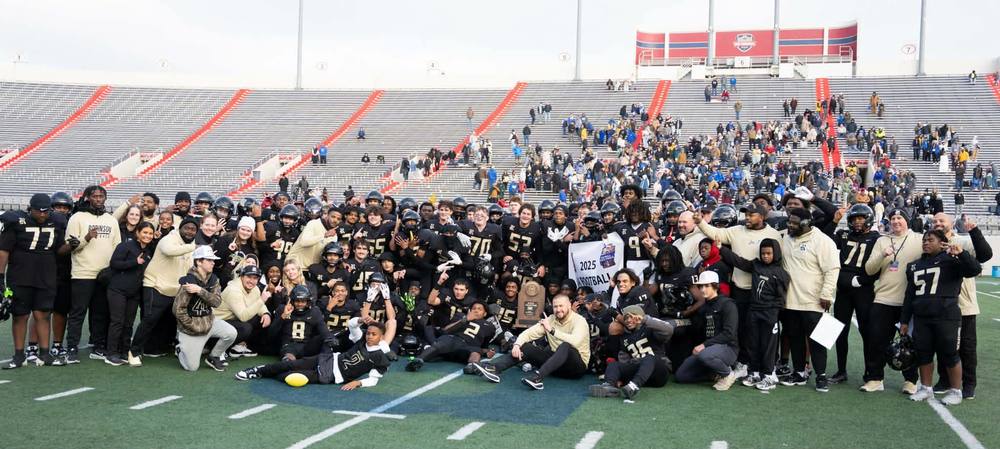 Group picture of 5A Championship Joe T. Robinson Football Team
