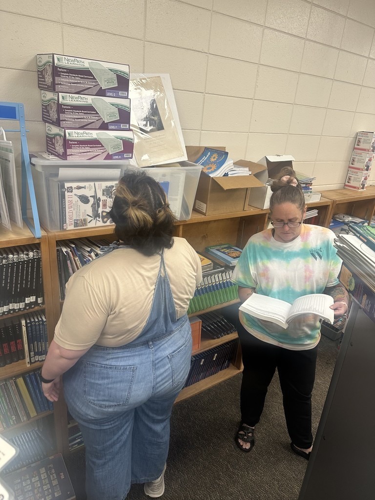 PCSSD educators are already prepping for a great 25-26 school year! MILLS MIDDLE Social Studies, Math & ELA teachers had an instructional planning day reviewing their curriculum, planning with other grades & mapping out their plans for the first quarter! #pcssdproud #serveall