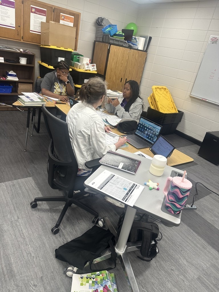 PCSSD educators are already prepping for a great 25-26 school year! MILLS MIDDLE Social Studies, Math & ELA teachers had an instructional planning day reviewing their curriculum, planning with other grades & mapping out their plans for the first quarter! #pcssdproud #serveall