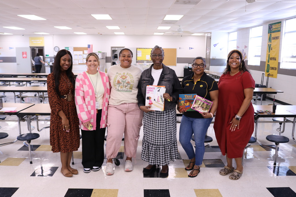 UAPB Alumni read to College Station and Harris Elementaries