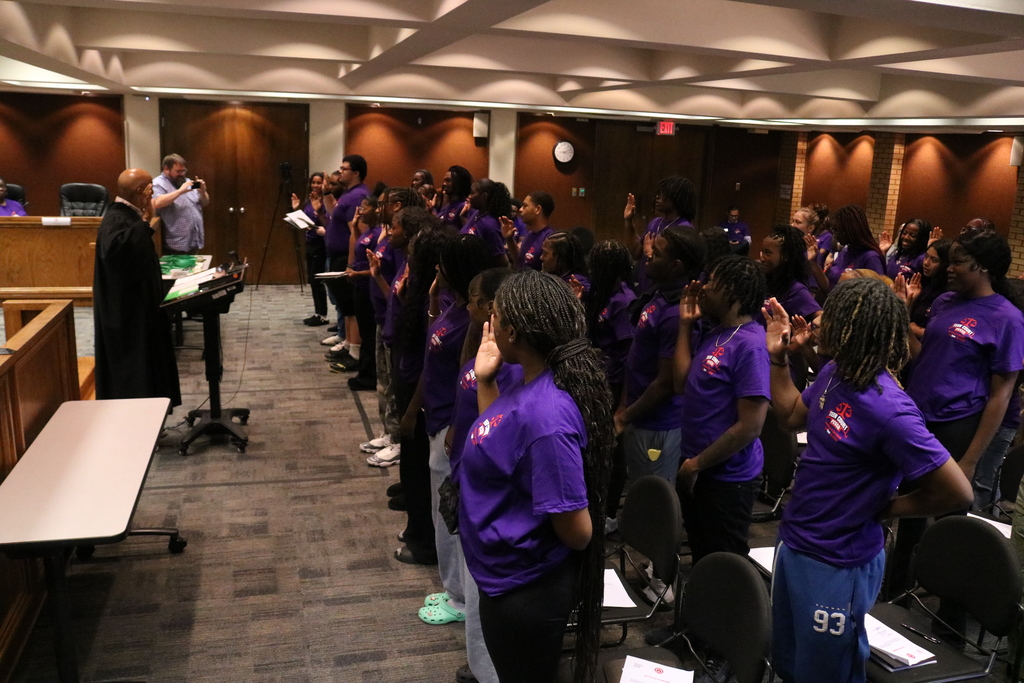 PCSSD Teen Court students from Mills University Studies taking an oath