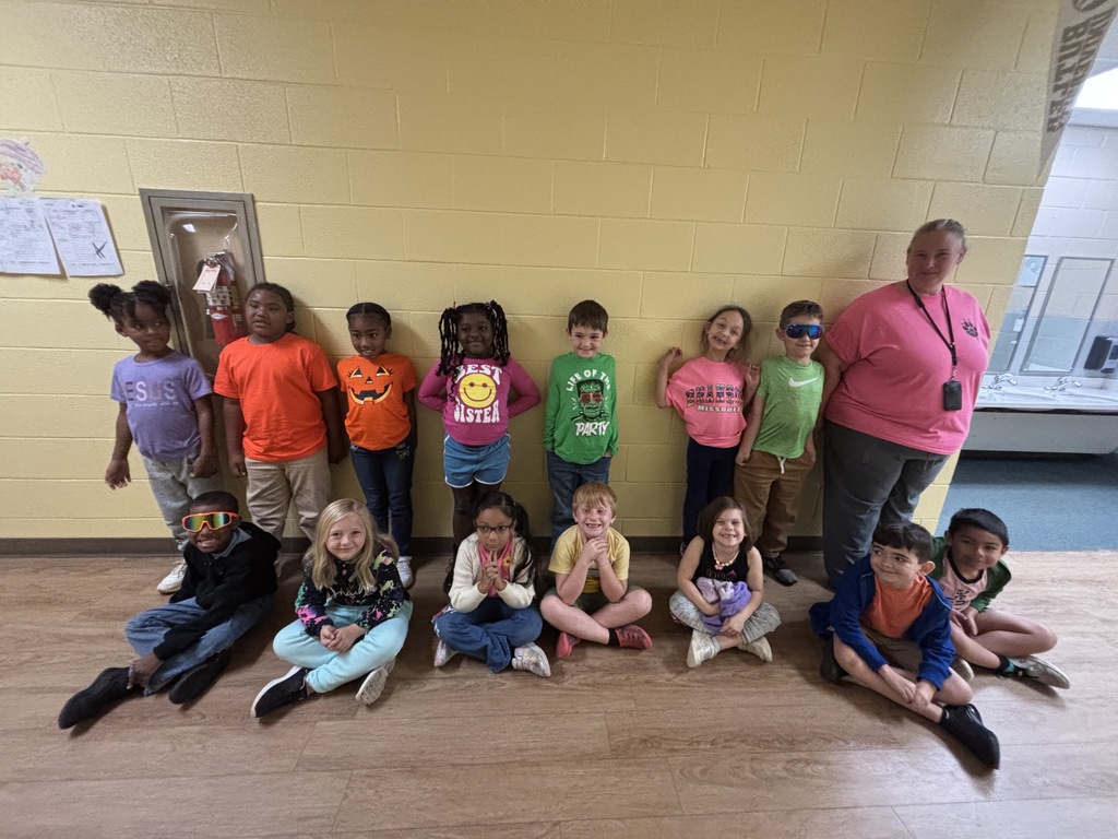 First Graders in neon and sunglasses to show our future is brighter without drugs