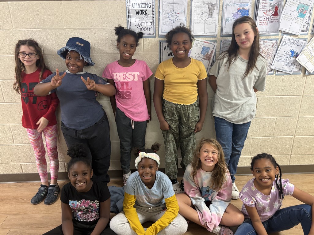 Image of Third Grade Students in Mix Match clothing