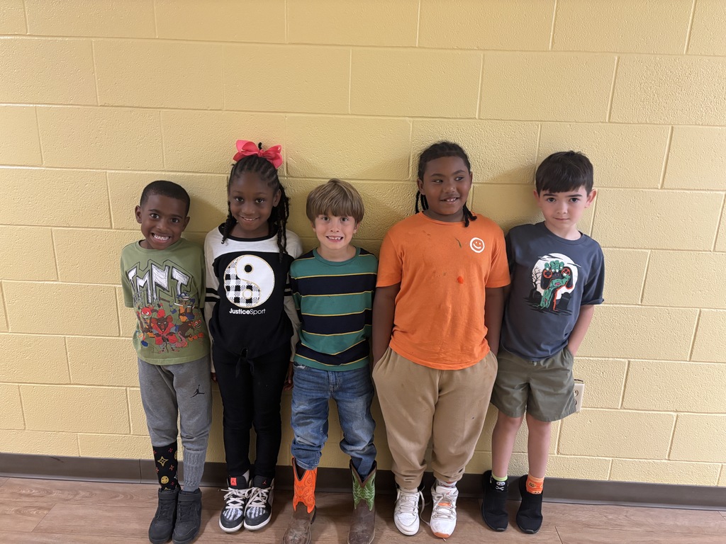 Image of First Grade Students in Mix Match clothing