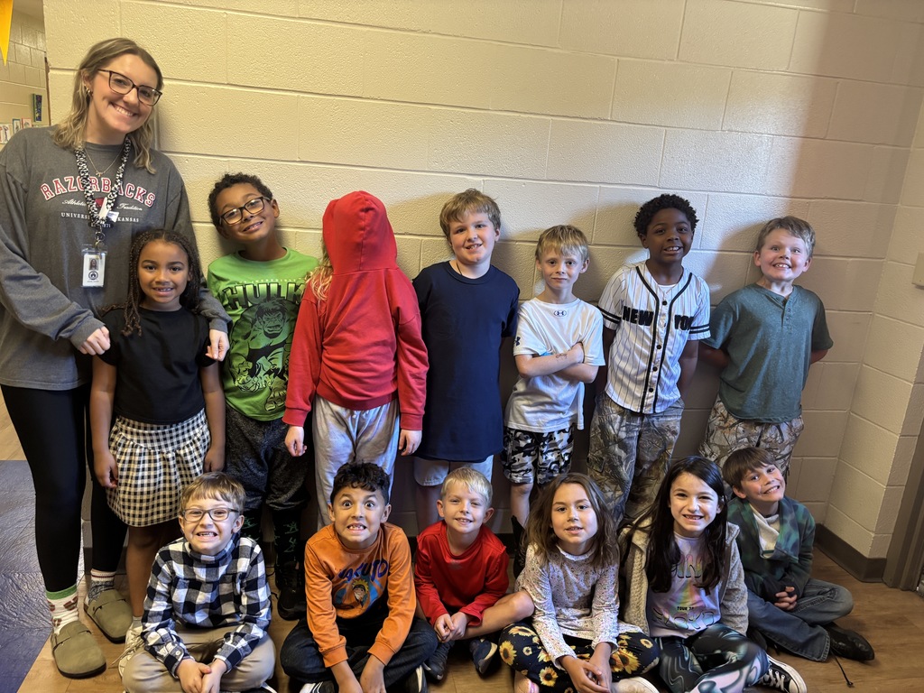 Image of Second Grade Students and their teacher in Mix Match clothing