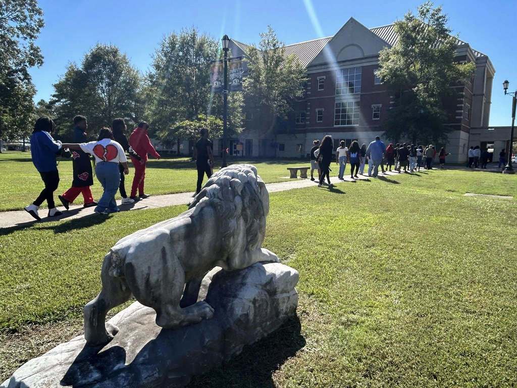Mills University Studies High School students at UAPB