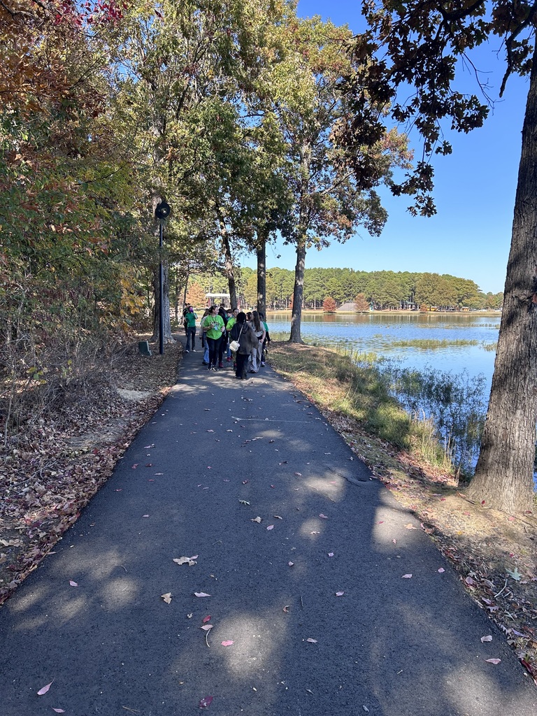 7th Grade AVID walking trails Lake Willastein pic 1
