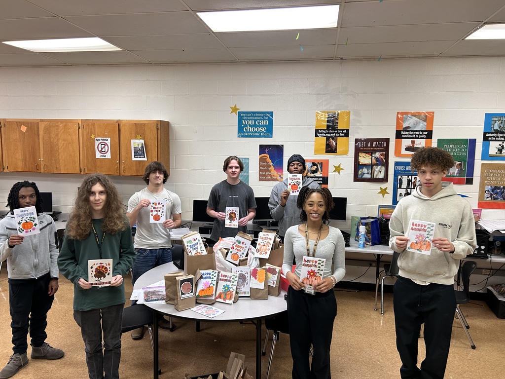 Handmade Thanksgiving cards made with care by RHS JAG students.