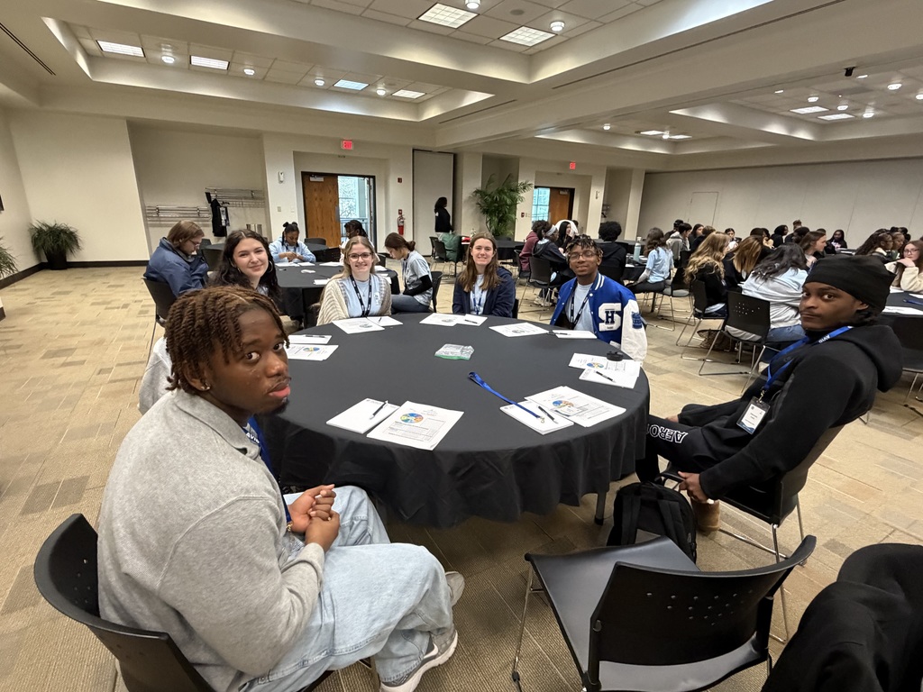 Sylvan Hills High #AVID seniors are at U A Little Rock this morning for the annual Senior Seminar. #GoBears