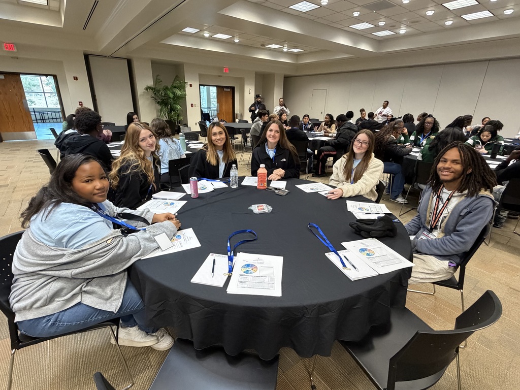Sylvan Hills High #AVID seniors are at U A Little Rock this morning for the annual Senior Seminar. #GoBears