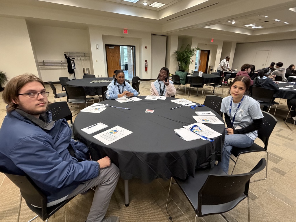 Sylvan Hills High #AVID seniors are at U A Little Rock this morning for the annual Senior Seminar. #GoBears