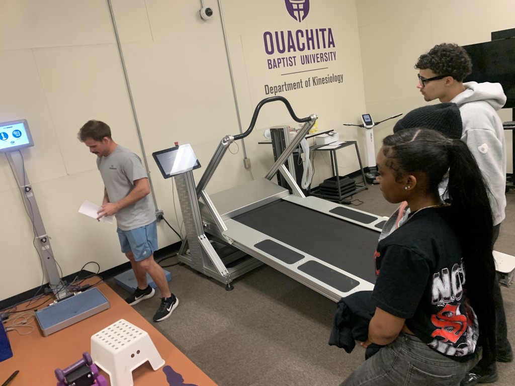 RHS students engage with staff from Ouachita Baptist University 