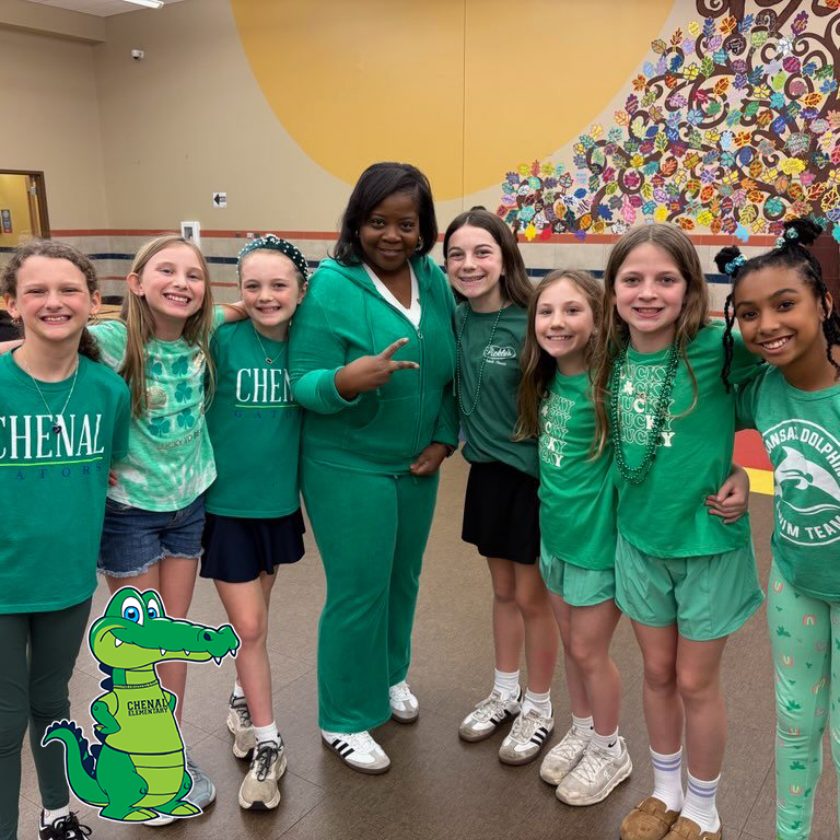 Chenal Elementary dressed green for Read Across America Week.