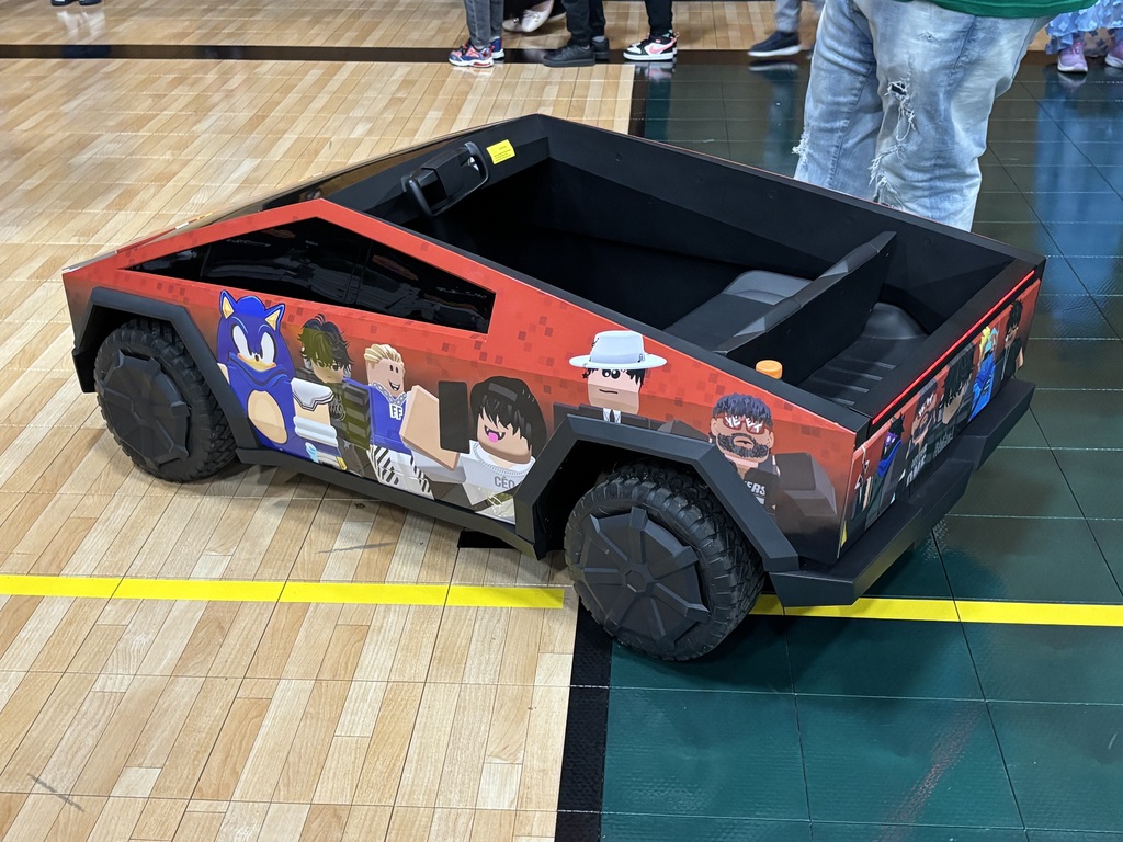 Kashmania has his own car!