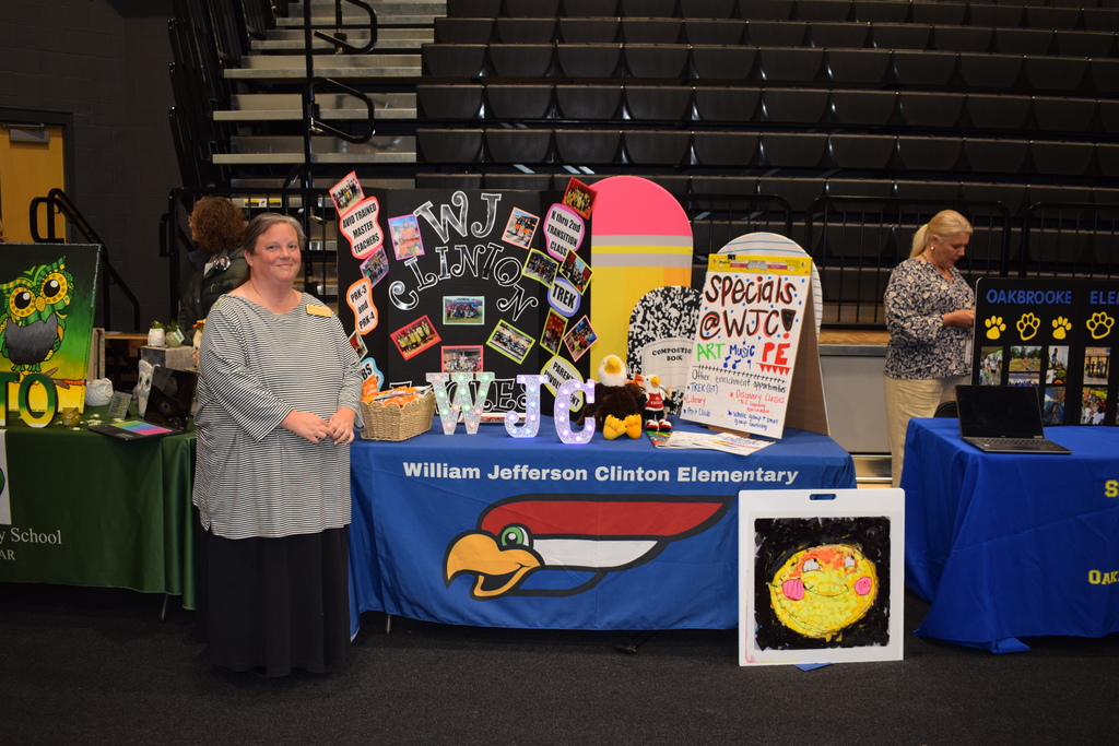 William Jefferson Clinton Elementary School table