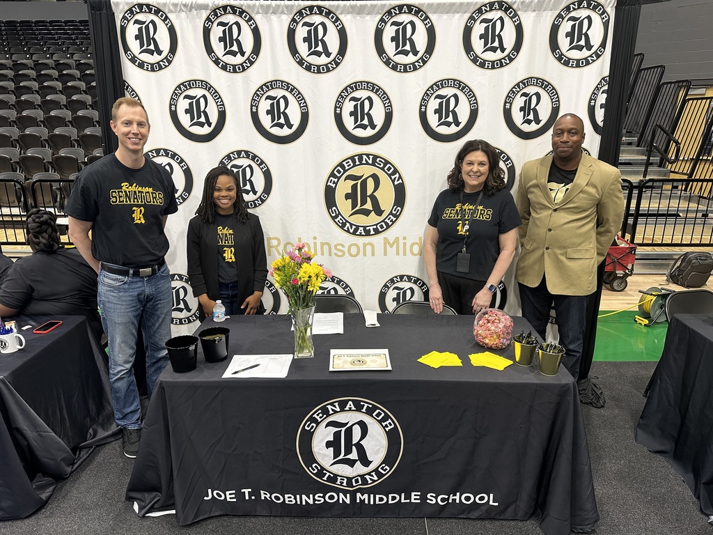 Robinson Middle table