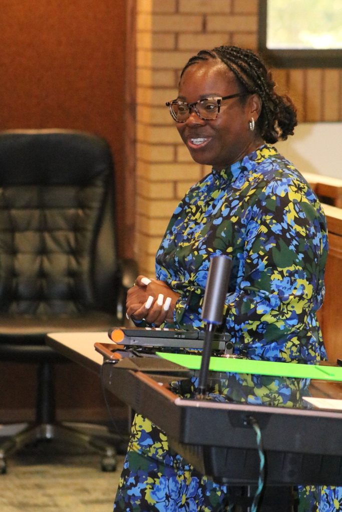 State Senator Jamie Scott addressing Teen Court