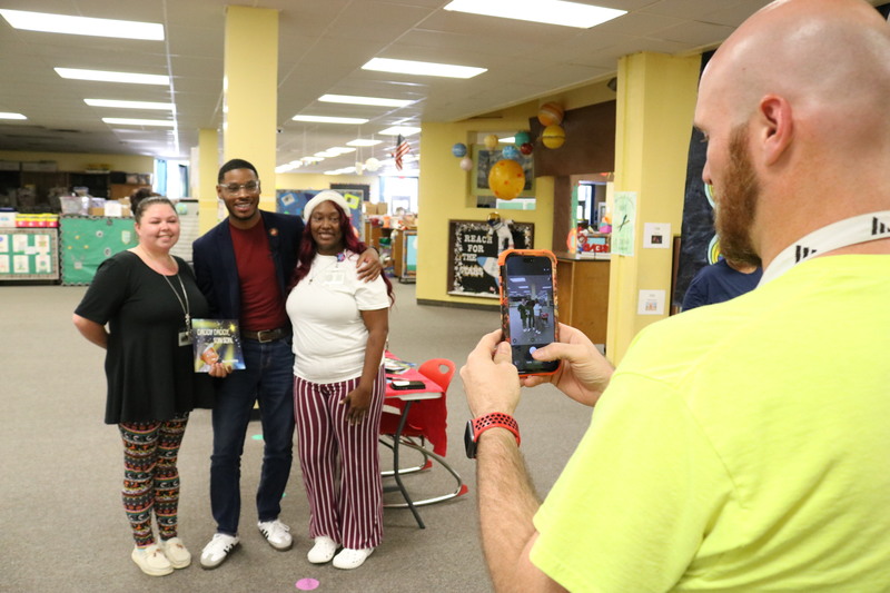 Kyzyl Tenpenny reuniting with former schoolmates at Landmark Elementary