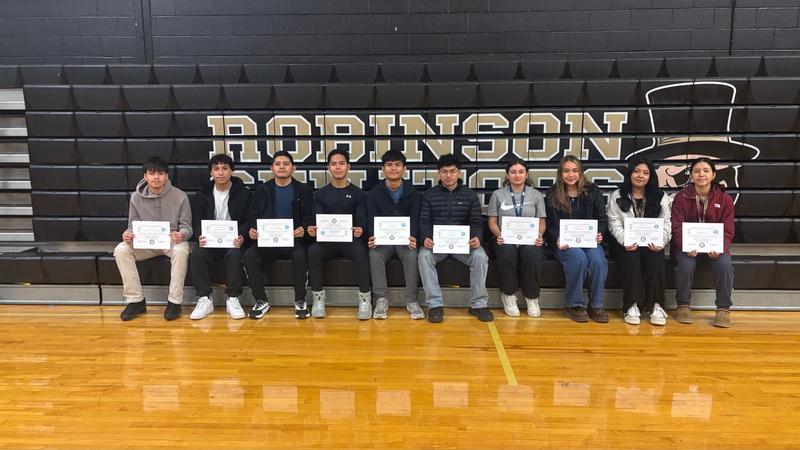 Robinson Seal of Biliteracy students