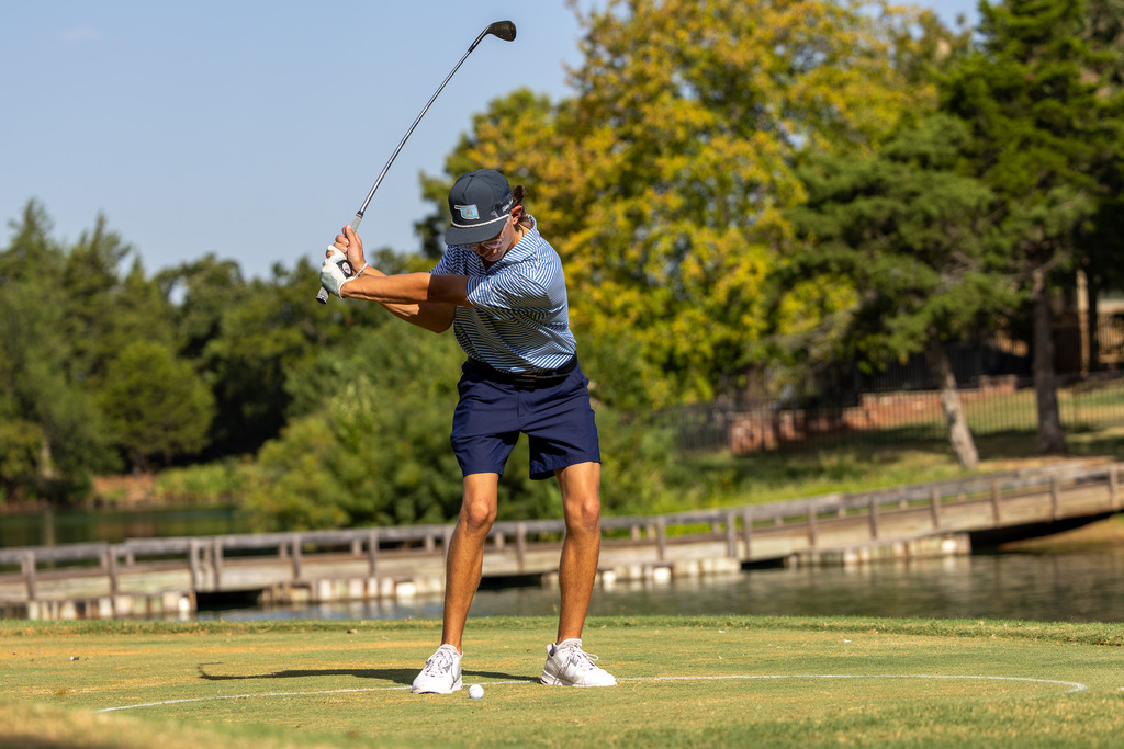 Carl Duerson Jr plays golf in Oklahoma Open