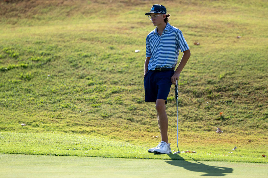 Carl Duerson Jr plays golf in Oklahoma Open