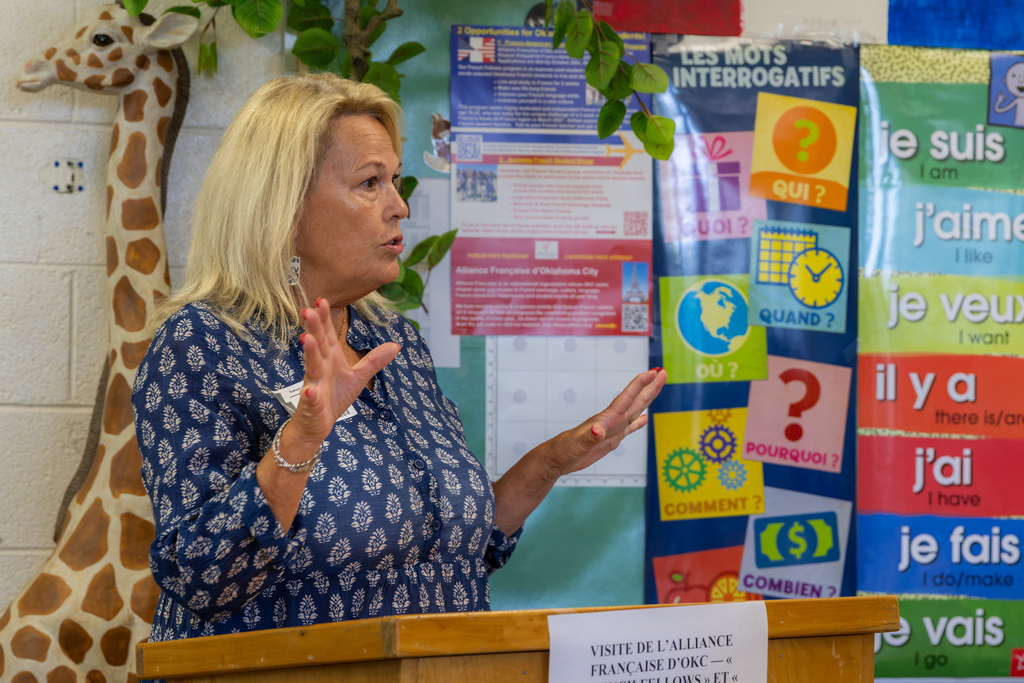 Peggy Whittington of the Alliance Française d’OKC speaks to Putnam City High French students about French language and cultural opportunities.