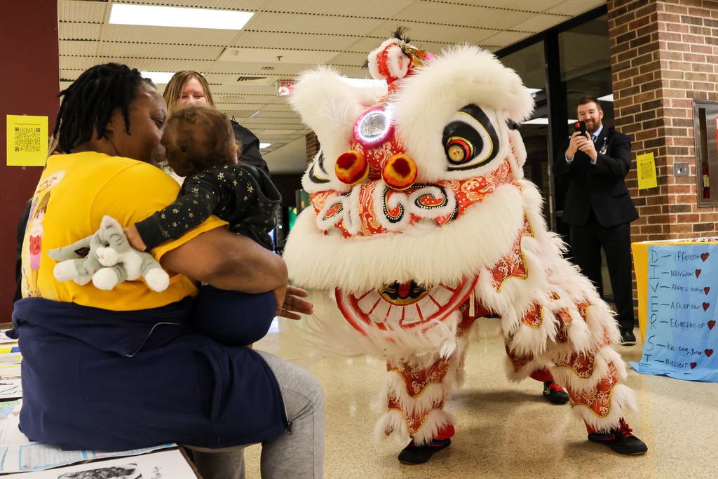 lion dancers