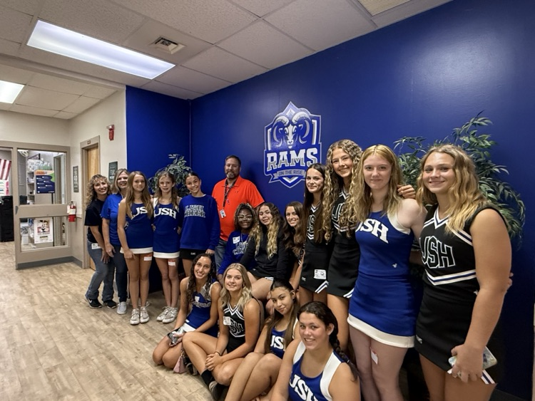 IJSHS cheerleaders at JES 