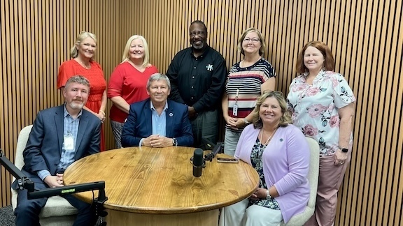 Mechele Higginbotham, Beth Leary, Chris Lee, Leah Lundy, Paula Adams, Jonathan Hinke, Rick Surrency and Laura France discuss what they can do in the future to improve school grades.