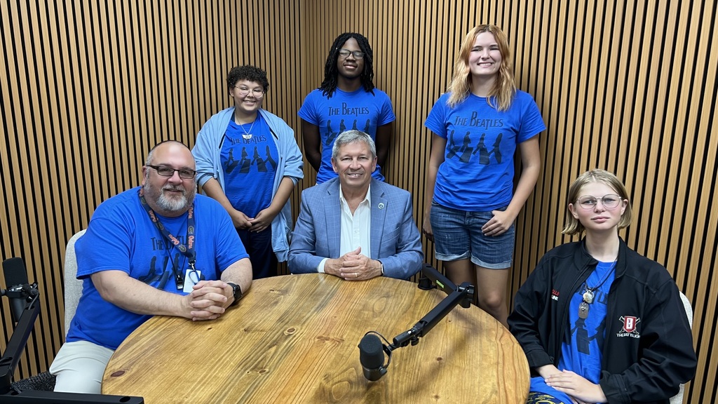 Michaela Campbell, Tylin Hill, Caitlynn Grimes, Randy Doo, Dr. Rick Surrency and Erin Collins