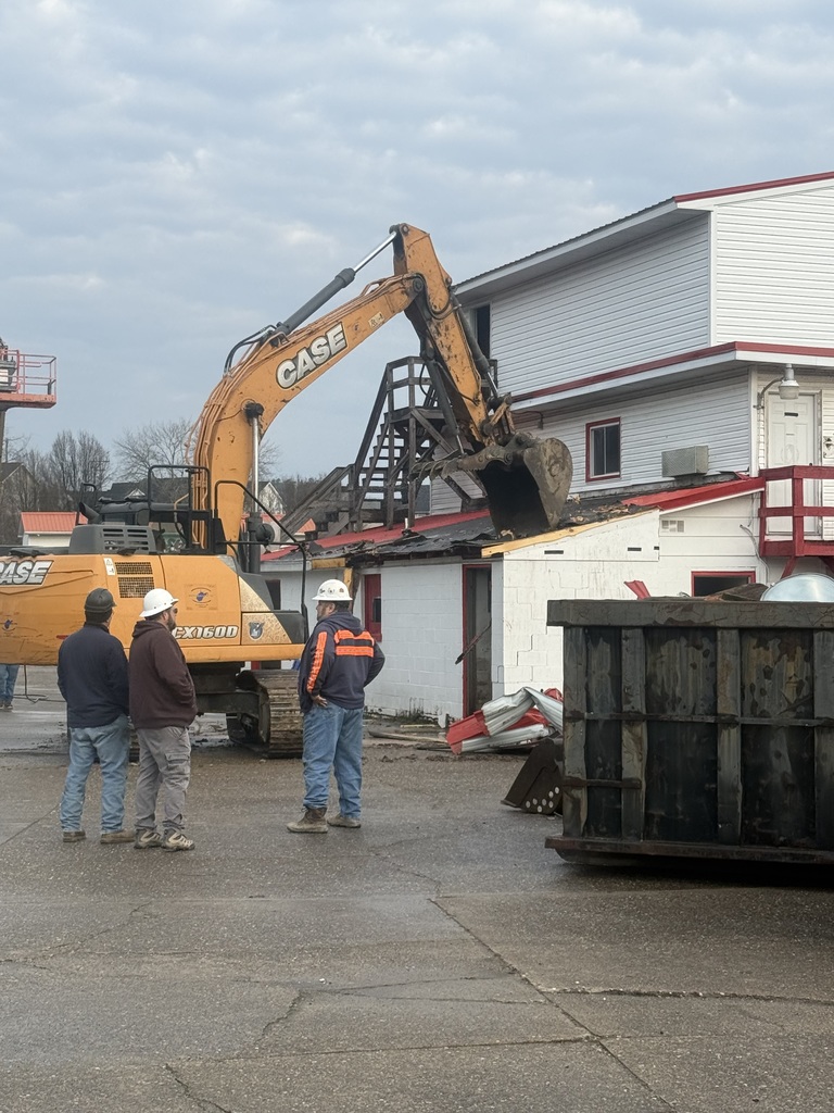 picture of HHS press box demolition