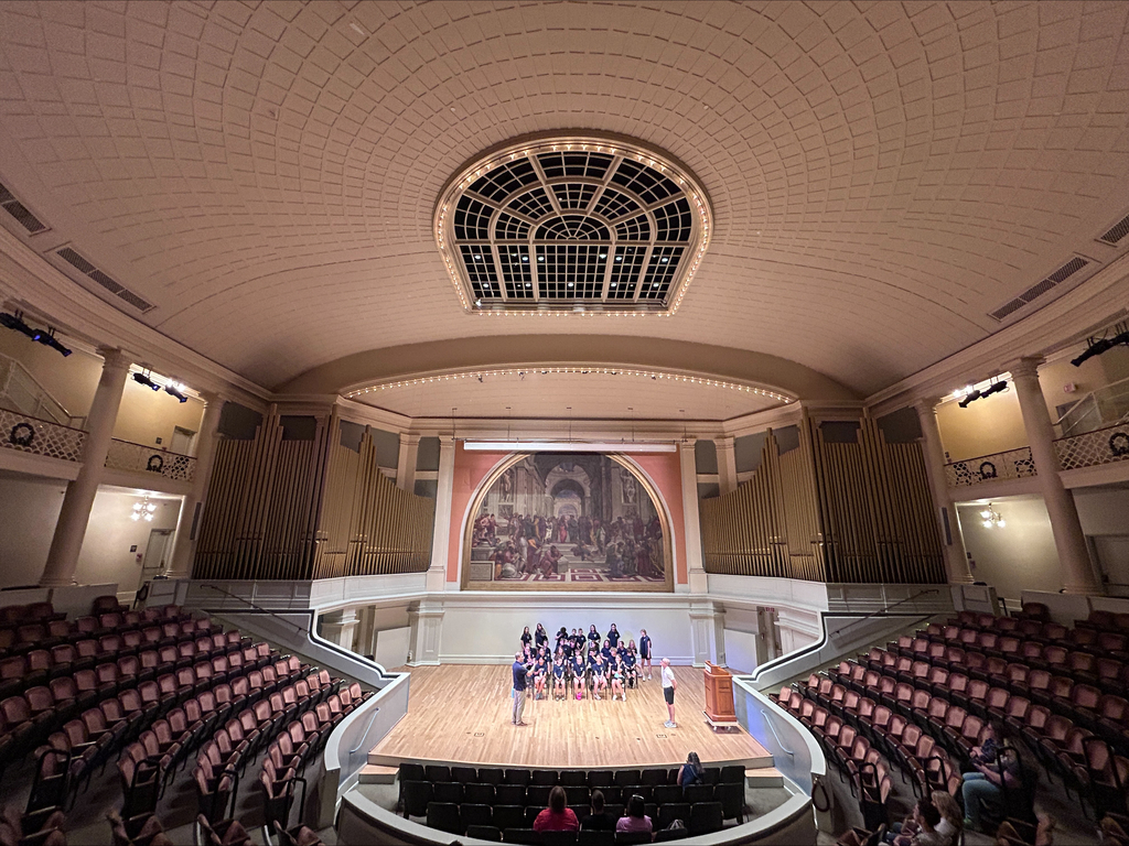 Rock Branch Elementary’s choir had a long-awaited trip this week in honor of America’s 250th birthday! 🇺🇸🎶 Under the direction of Mr. Skiles, students, teachers, and families traveled to historic sites in Charlottesville, VA, connecting their visit to the choir’s spring presentation of “The Dawn of Liberty.” During the trip, students: Toured Thomas Jefferson’s Monticello Visited the University of Virginia’s historic Rotunda Met UVA Director of Choral Activities, Michael Slon Performed in UVA’s historic Old Cabell Hall RBE students worked hard, fundraised, and patiently waited for this unforgettable experience—and it certainly delivered!