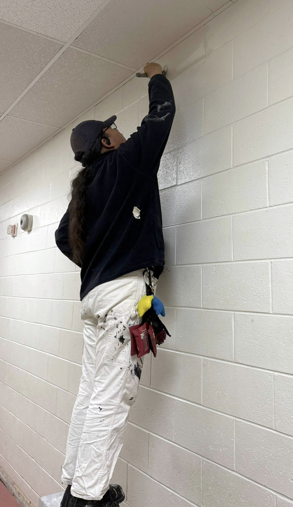 COMMUNITY PARTNERSHIPS BRING NEW LIFE TO PUXICO JR. HIGH!