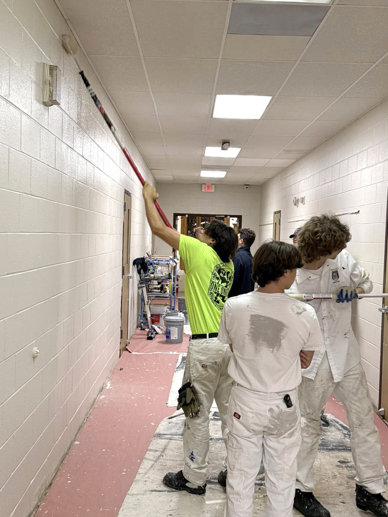 COMMUNITY PARTNERSHIPS BRING NEW LIFE TO PUXICO JR. HIGH!