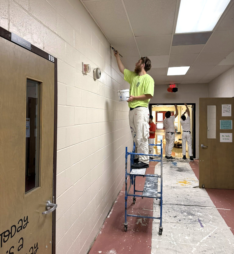 COMMUNITY PARTNERSHIPS BRING NEW LIFE TO PUXICO JR. HIGH!