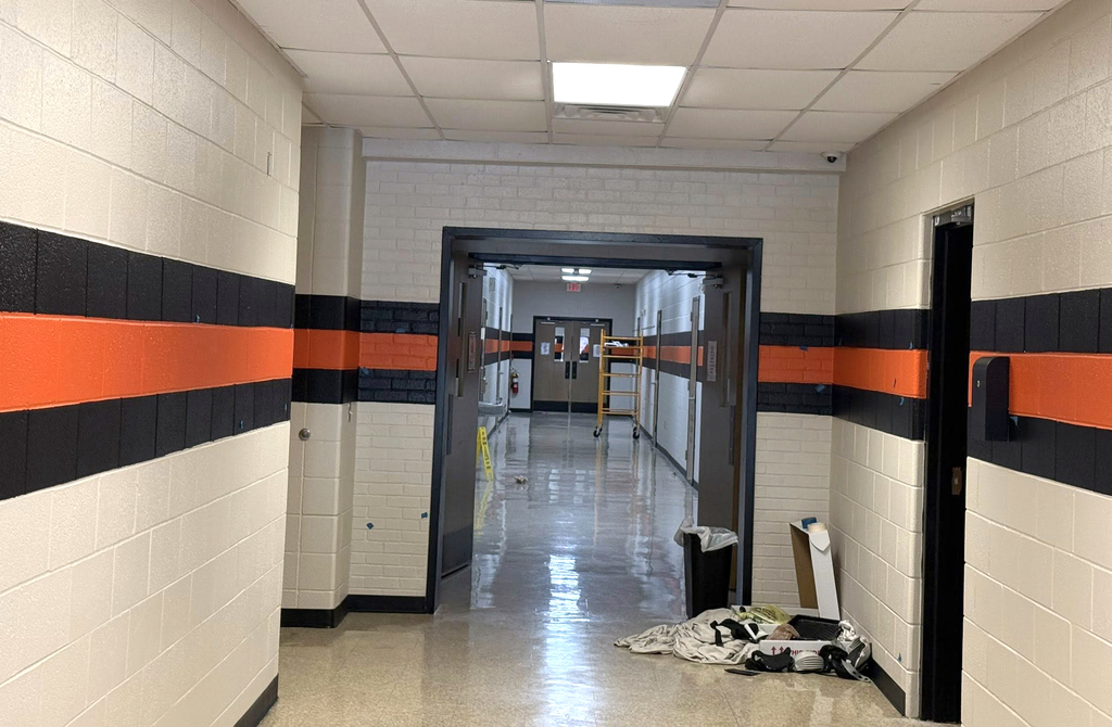 COMMUNITY PARTNERSHIPS BRING NEW LIFE TO PUXICO JR. HIGH!