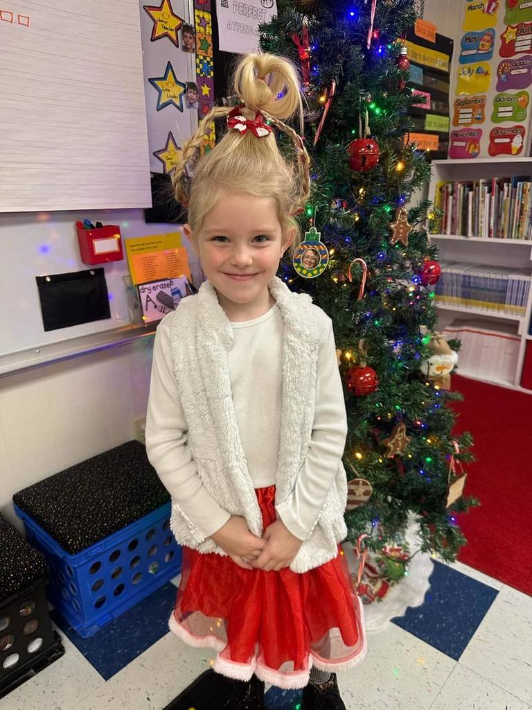 We are so proud of these kids for meeting their reading goals! 📚✨